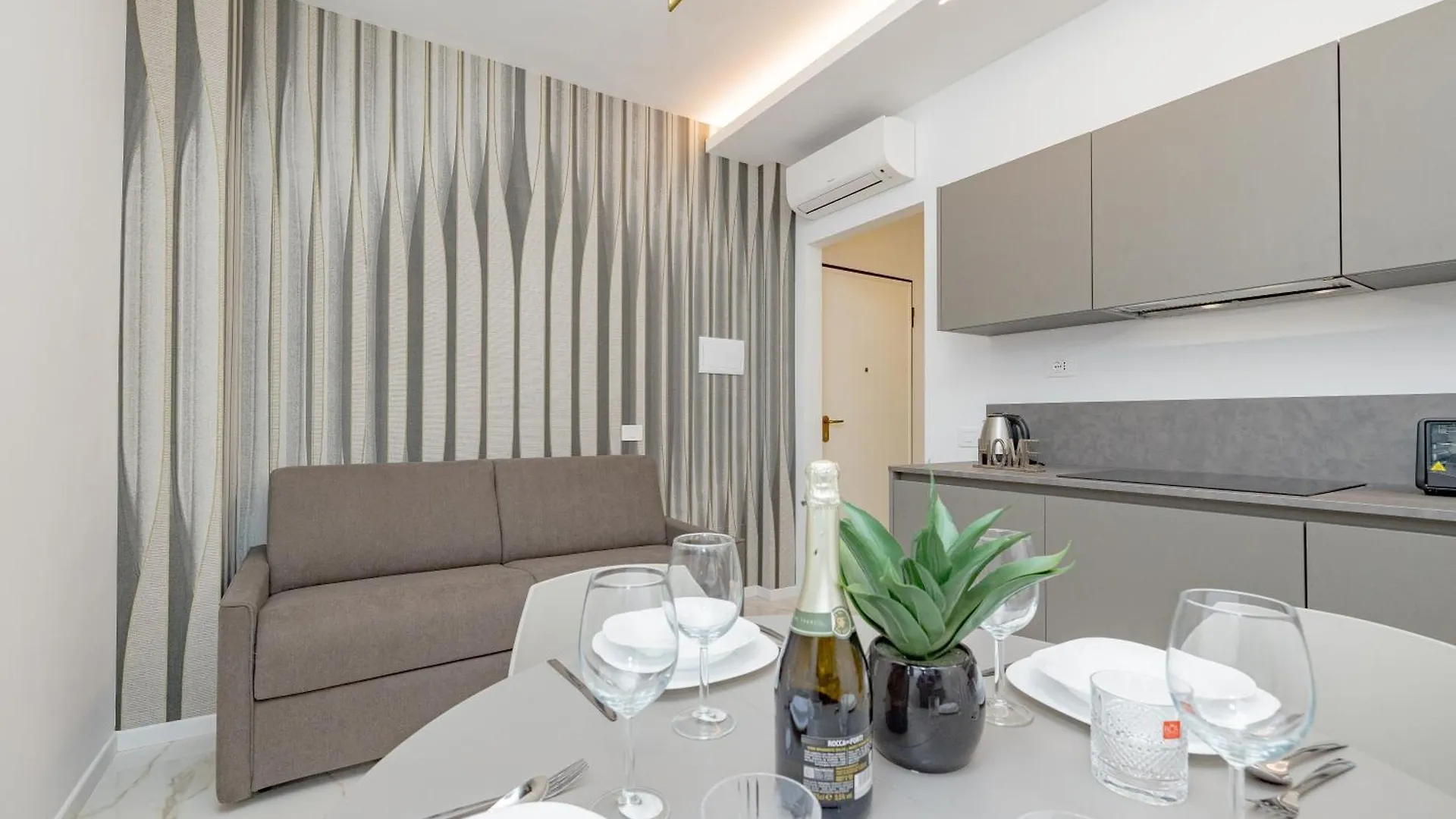 Apartment 2Co4 - Duomo - Modern Central - Milan