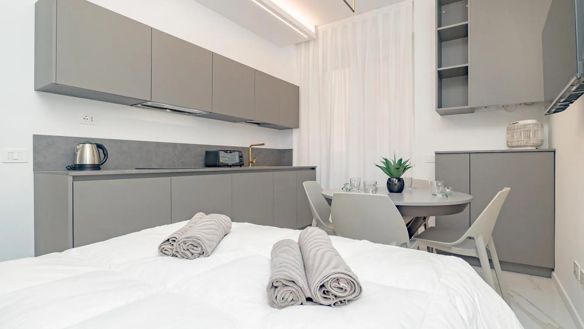 Apartment 2Co4 - Duomo - Modern Central - Milan